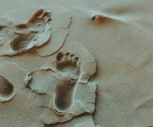 Ancient Footprints Reveal Two Human Species Coexisted