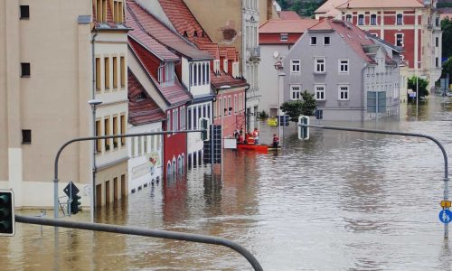 Adapting to life along rivers in a changing climate